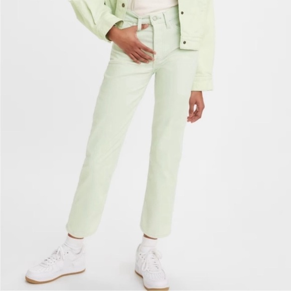 NWT Levi’s Wedgie High Rise Corduroy Straight Leg Pants in Meadow Mist Green - Picture 1 of 7